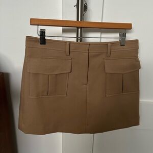 Theory Tan Mini Skirt with Cargo Pockets. Like new. Size 4.